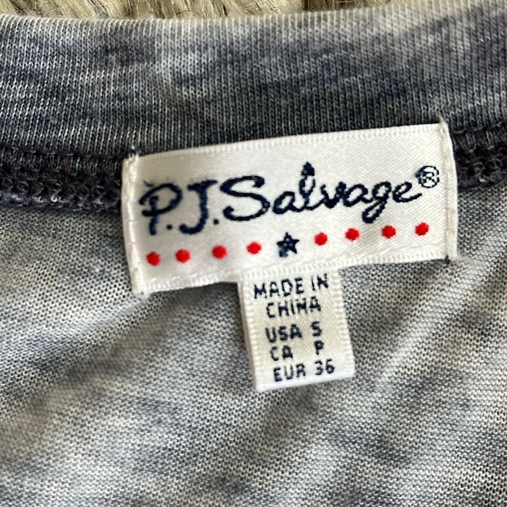 PJ Salvage “United We Stand” distressed tank top - Picture 6 of 9